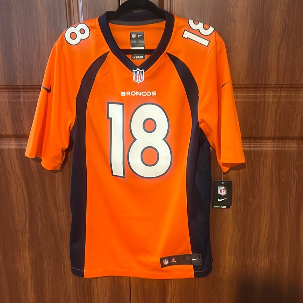 Peyton Manning Denver Broncos Jersey NWT. Men’s Small